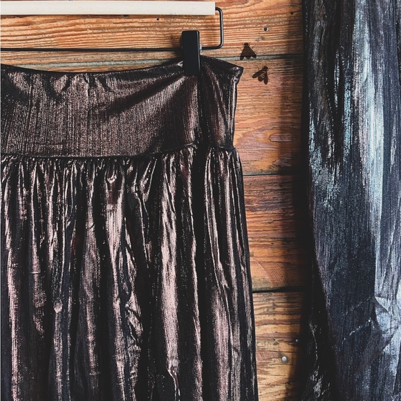 NWT! StUnNiNg Boutique Metallic Copper Slit Skirt! FaBuLoUs! ❤️ - Picture 4 of 8